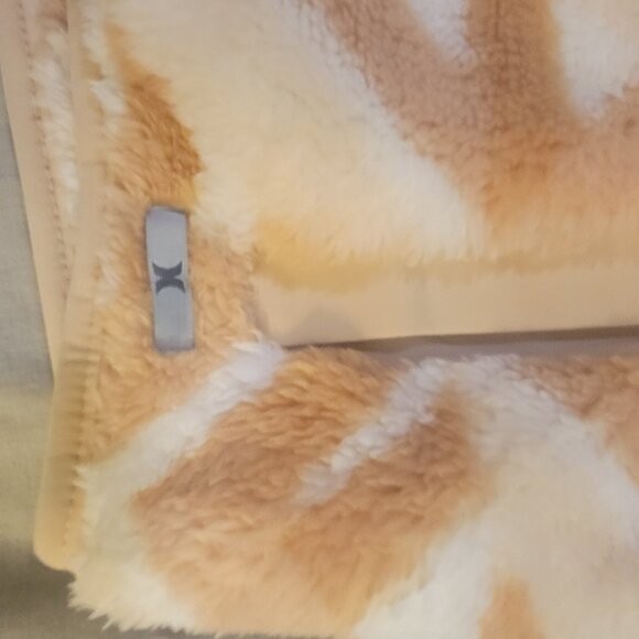 NWT Hurley Ladies' Snap Plush Pullover in Orange Medium - Picture 7 of 11